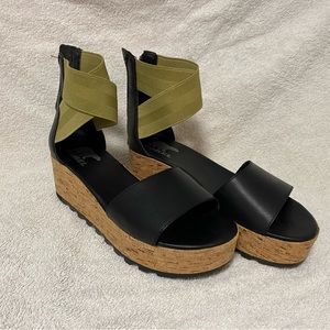 Sorel Women’s Cameron Platform Sandals